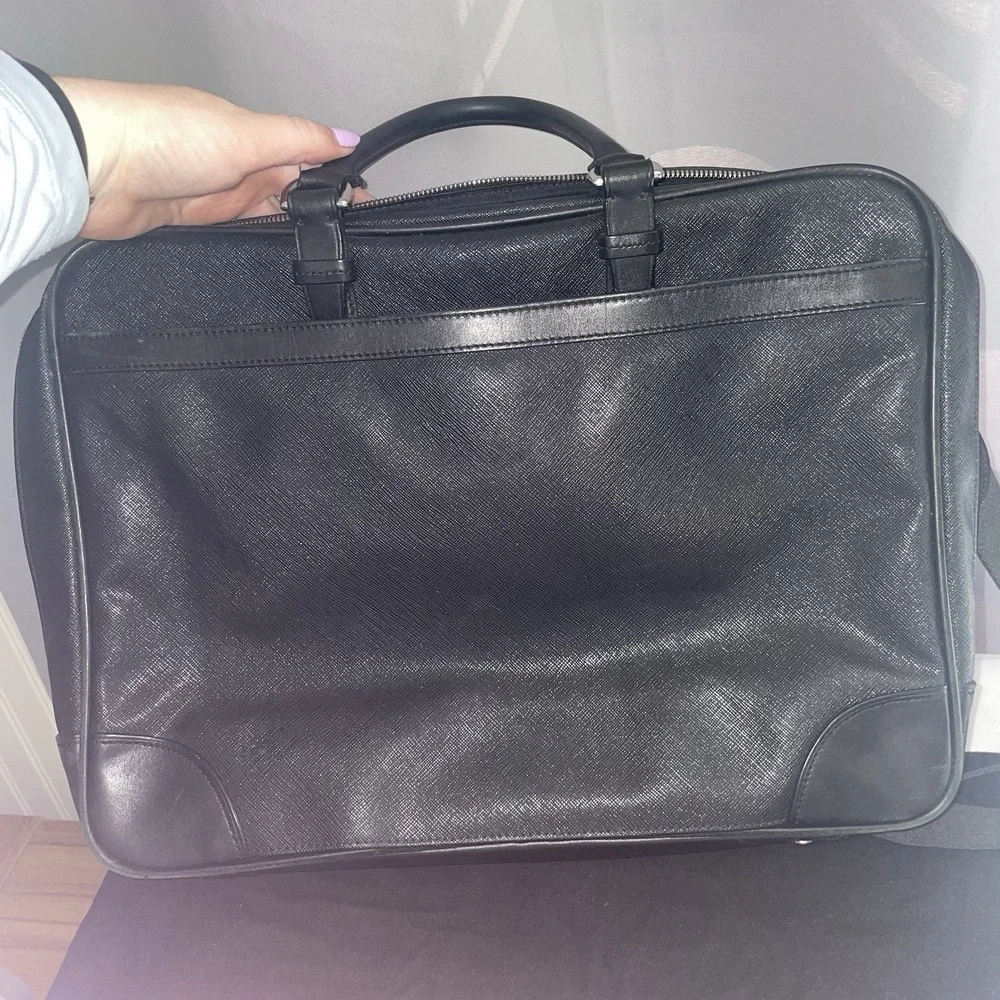 Tumi 16
